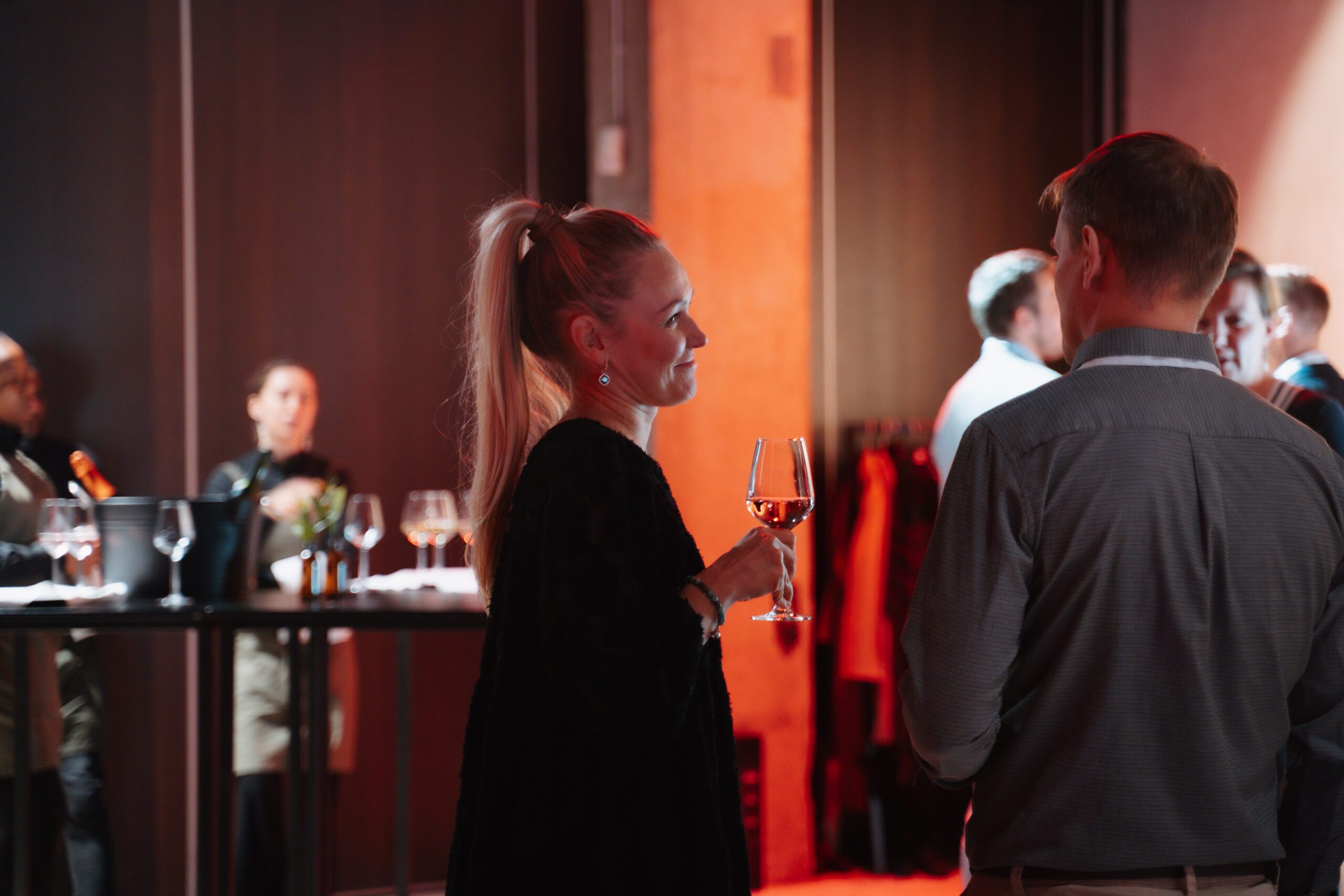 Ürituste, sündmuste, firmaürituste fotogoraaf, firmapeo fotograaf, fotograaf peo jäädvustamiseks