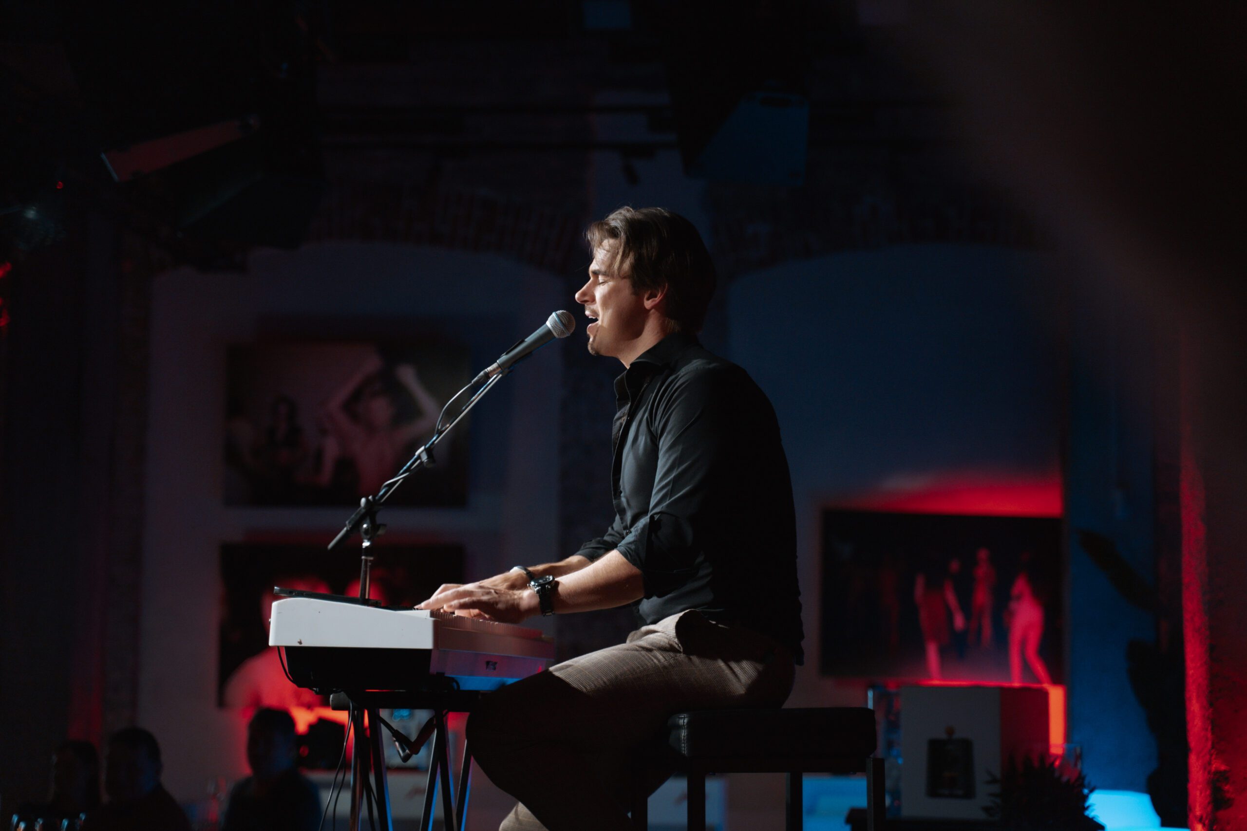 Ürituste, sündmuste, firmaürituste fotogoraaf, firmapeo fotograaf, fotograaf peo jäädvustamiseks. Uku suviste